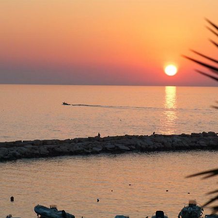 Blu Marine Casa A 10Mt Dalla Spiaggia بيسْكيتْشّي المظهر الخارجي الصورة